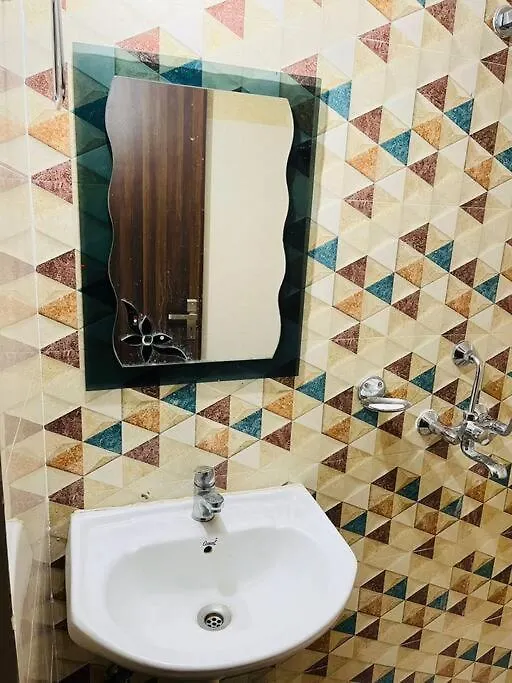 Raj Homestay- Homely Comfort 瓦拉纳西 印度